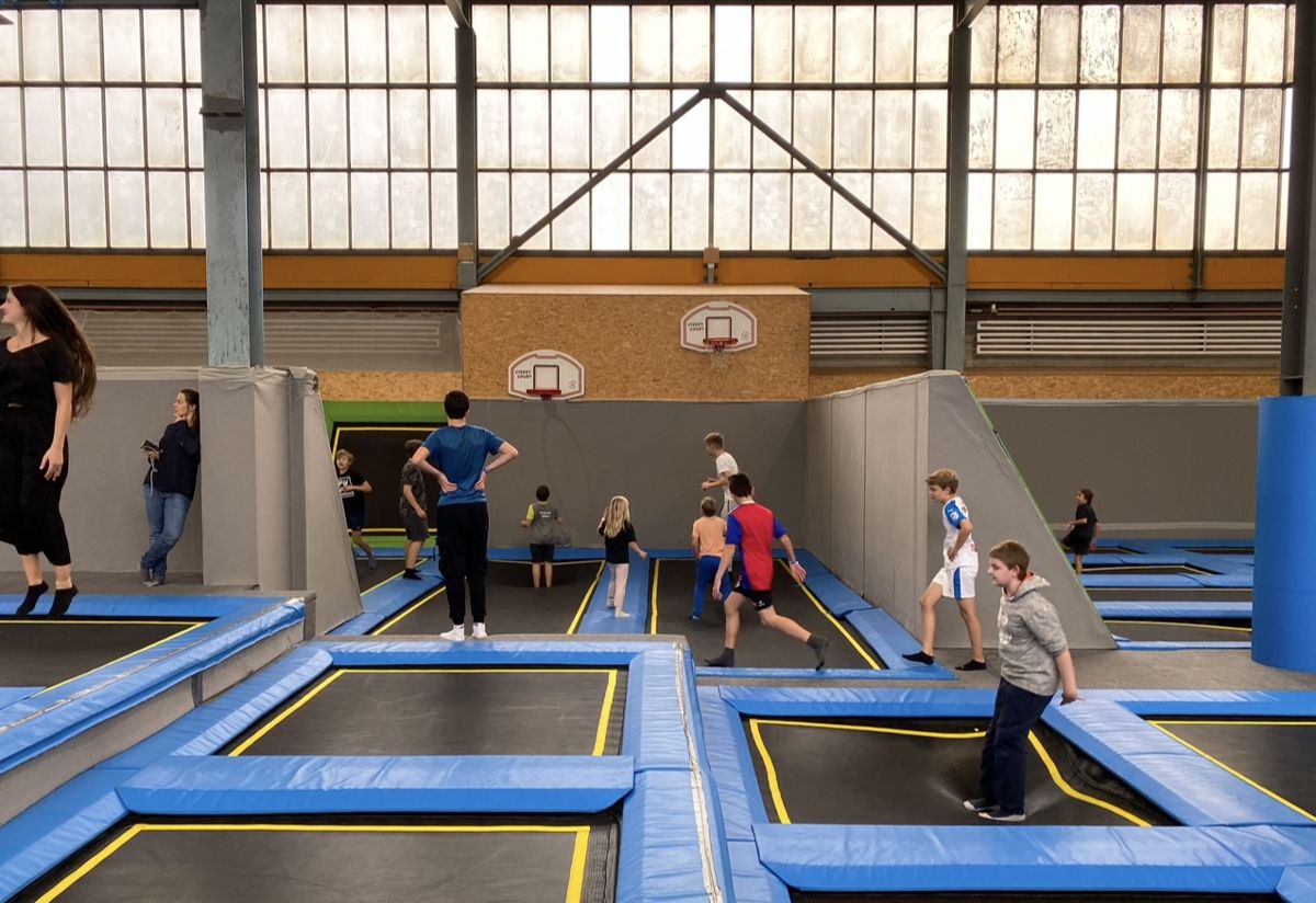 Bouncelab Rüti: Trampolinhalle & Spass | Momizen