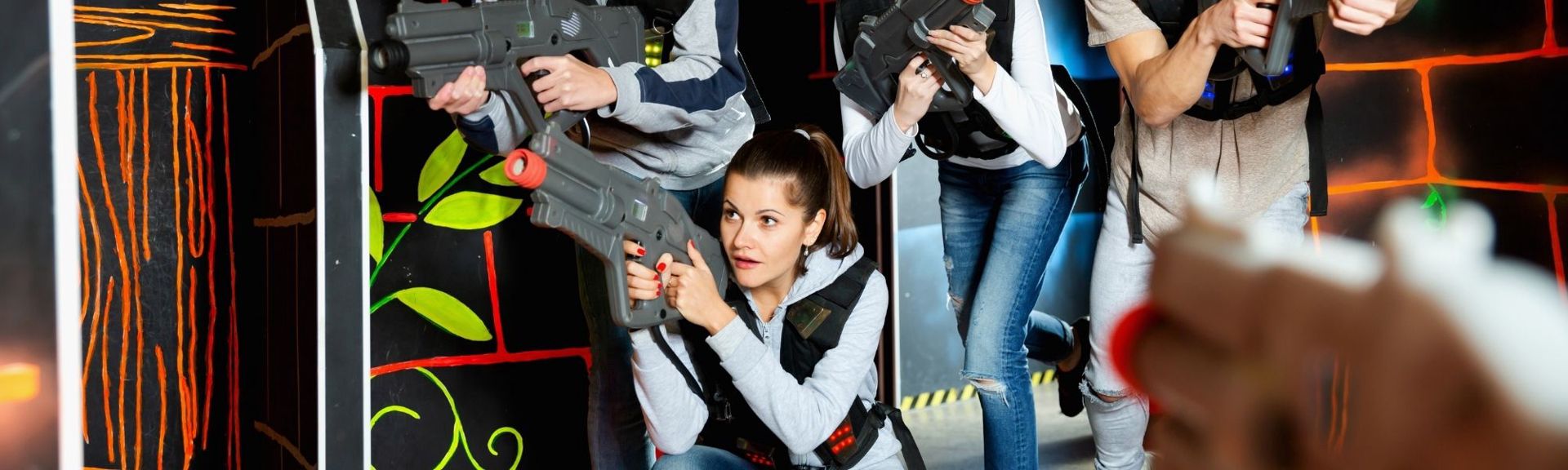 Extreme Net - Laser Tag Arena offers 4 floors full of countless game and activity options, where everyone can discover their own way of having fun.