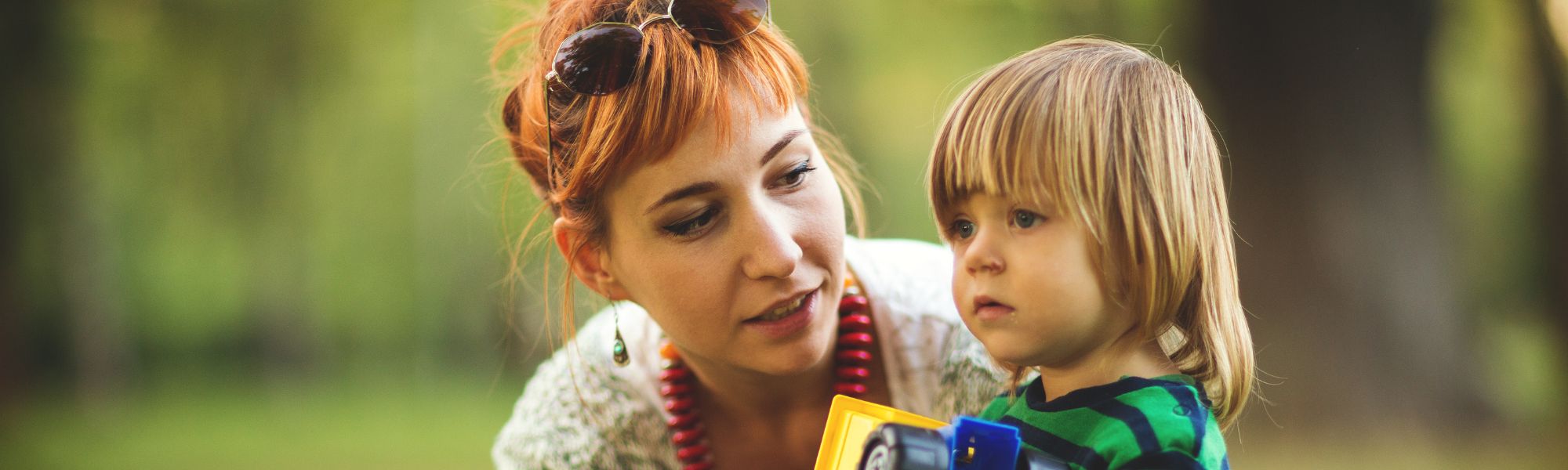 Parenting Trends 2025: AI, Empathy & Independence | Momizen