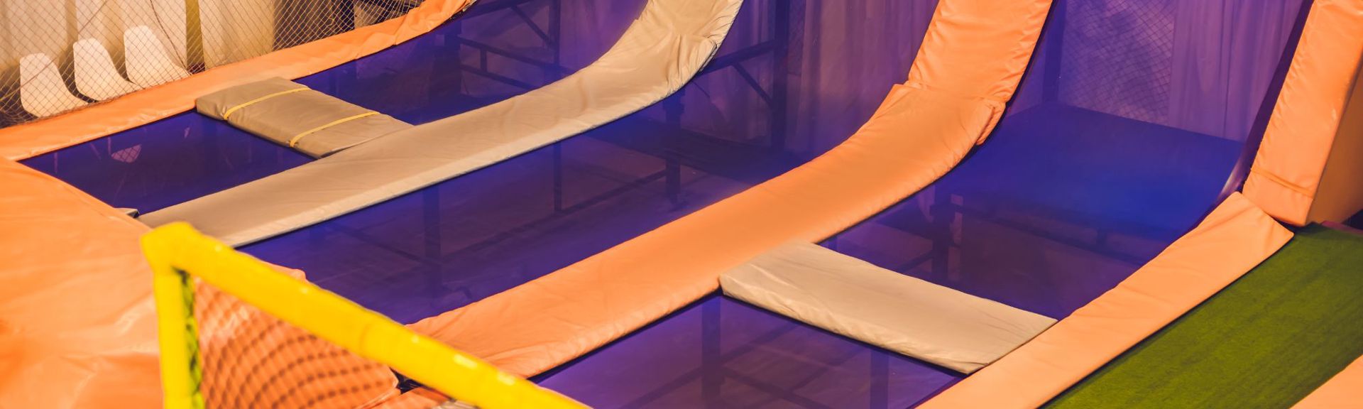 Skills Park is an excellent indoor facility for kids, offering a variety of activities. It features a large half-pipe area, perfect for skateboarding, rollerblading, and biking. The space is thoughtfully divided into sections, catering to both children and adults alike.