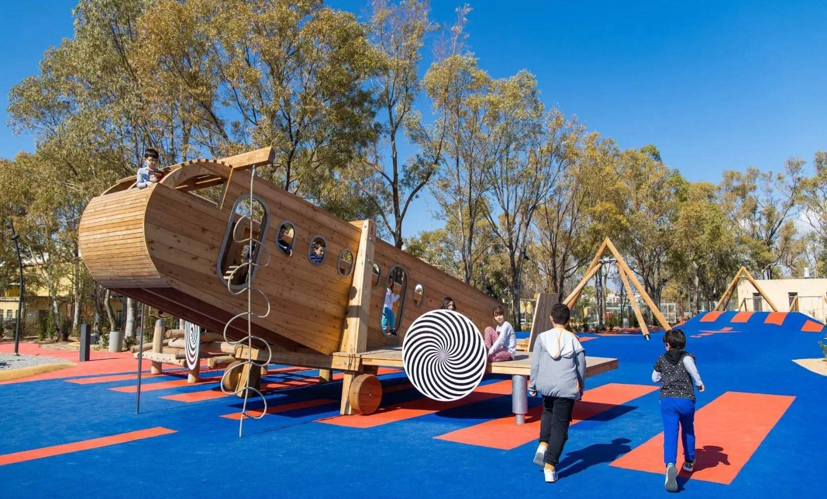 The Experience Park offers a variety of activities and experiences to suit all ages and preferences. Designed as a green oasis in the heart of Athens, it aims to be an example of sustainability and a recreational space for visitors. The park is constantly evolving, offering new surprises and experiences with every visit. 