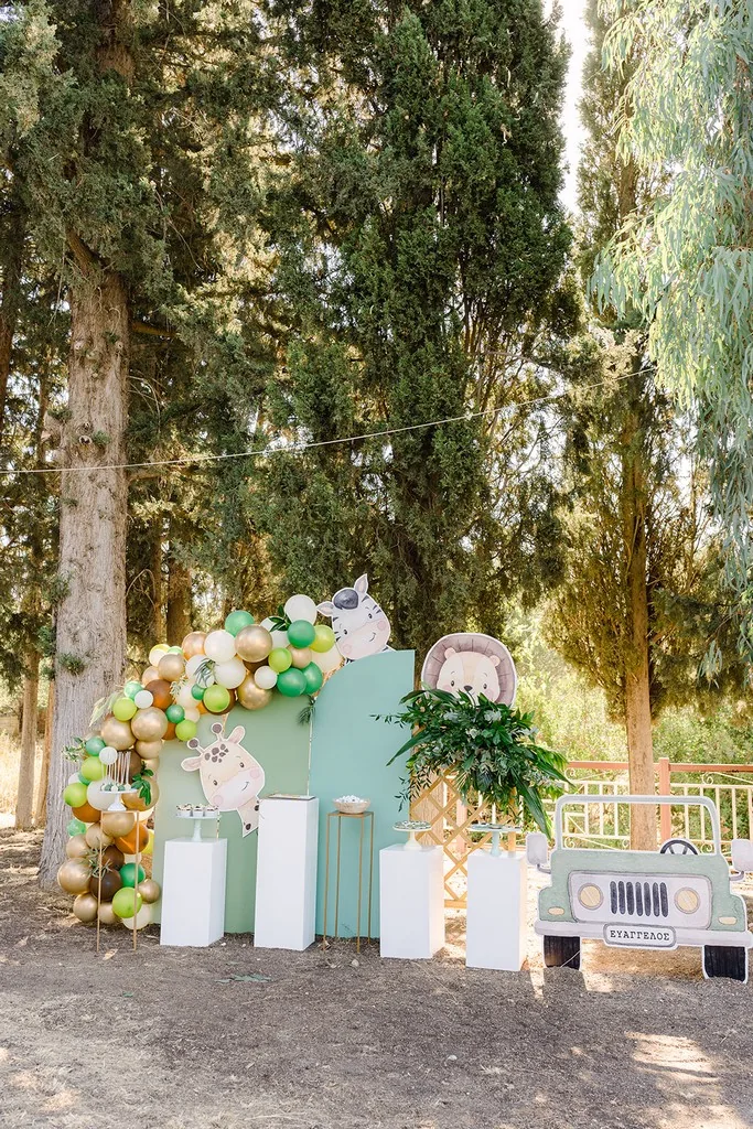 Λουλούδια και tablescape δεξίωσης γάμου Amanda Vlastara Πάτρα Ελλάδα