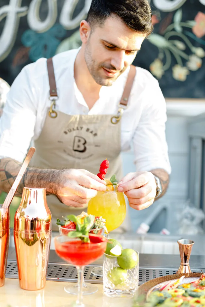 Bully Bar Concept cocktail van bar εικόνα gallery 10