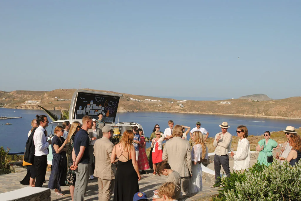 Bully Bar Concept cocktail van bar εικόνα gallery 4
