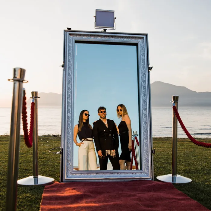 Celebrate Sound mirror photo booth γαμήλια δεξίωση Πάτρα Ελλάδα