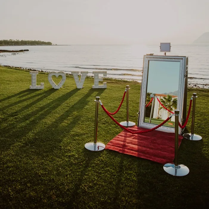 Smart mirror photo booth Celebrate Sound Πάτρα Ελλάδα