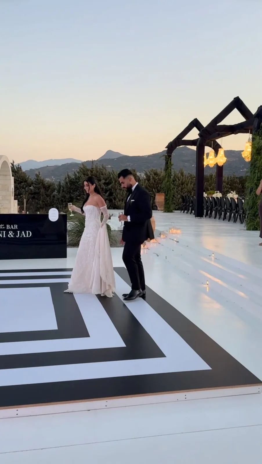 Πολυτελής γάμος DJ Villa Santorini Crete