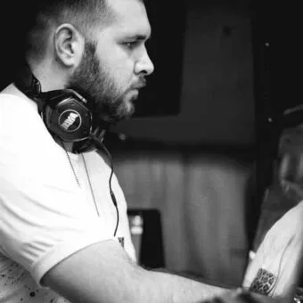 Dj Payia ομάδα DJ Design club resident Αθήνα