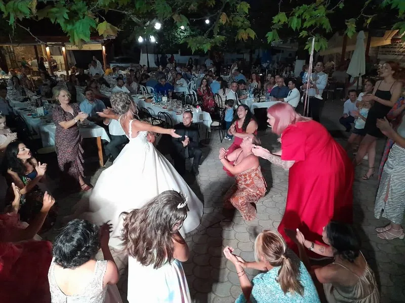 Δεξίωση γάμου με DJ και φωτισμό στην Κεντρική Μακεδονία