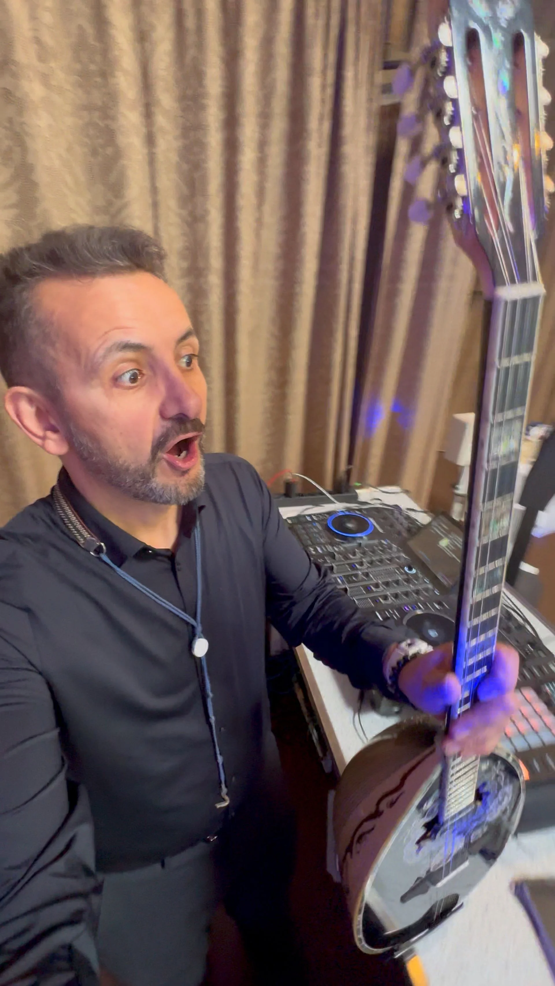Πίστα δεξίωσης γάμου με τον DJ Konstantin