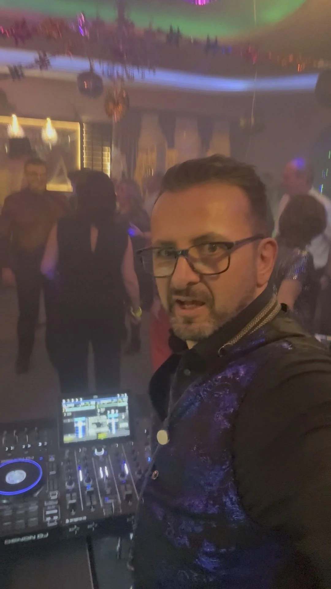 Πάρτι Πρωτοχρονιάς DJ Konstantin φωτισμός και ήχος