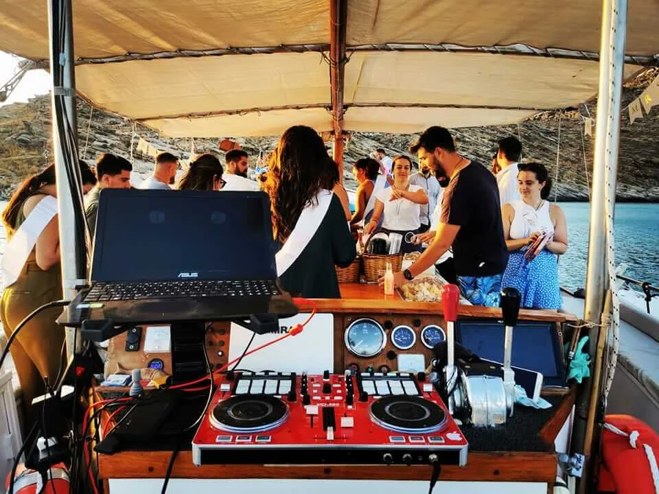 DJ Tsivos DJ σκάφους