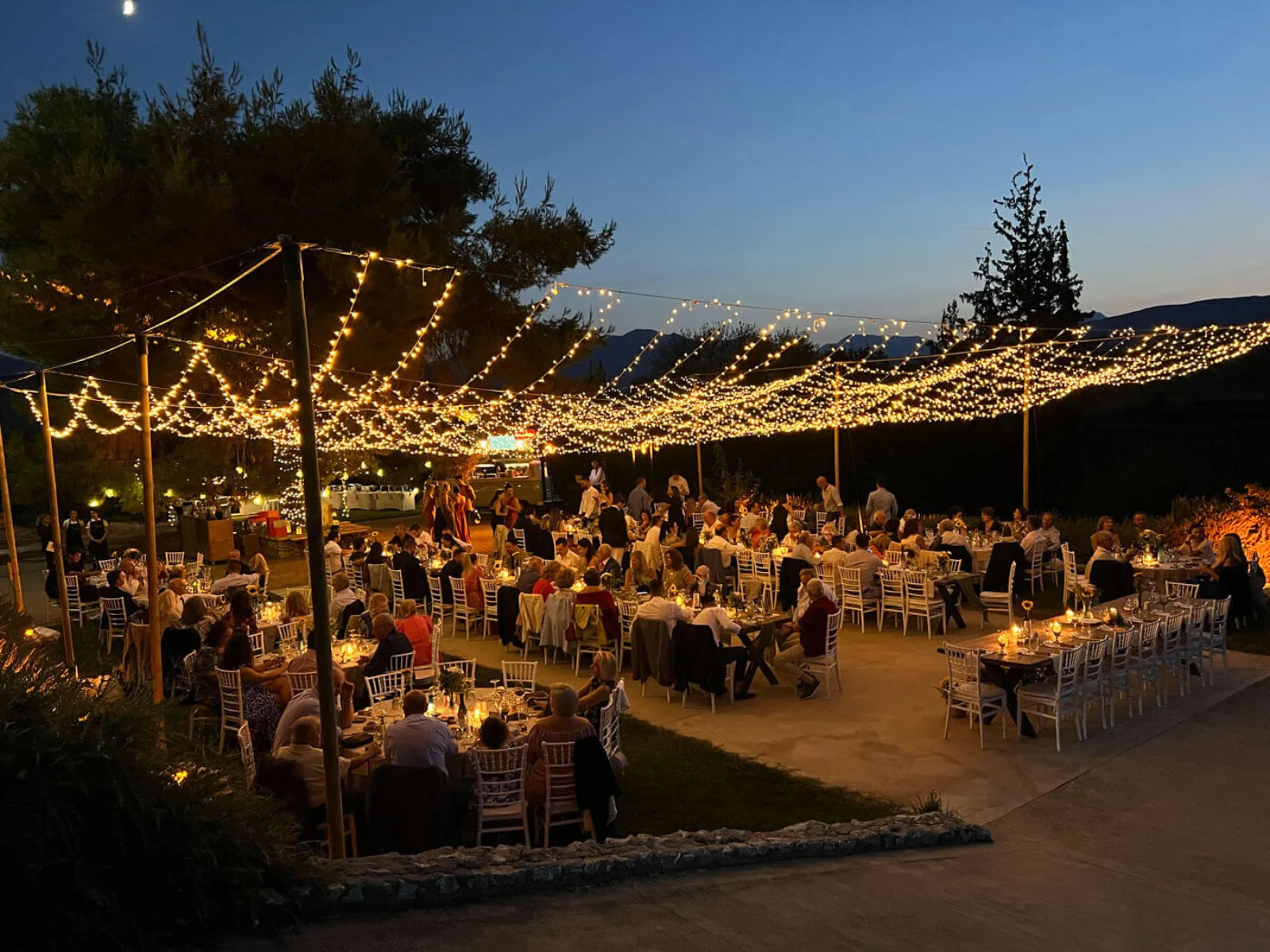 Luxury fairy-light canopy σε destination γάμο Αθηναϊκή Ριβιέρα