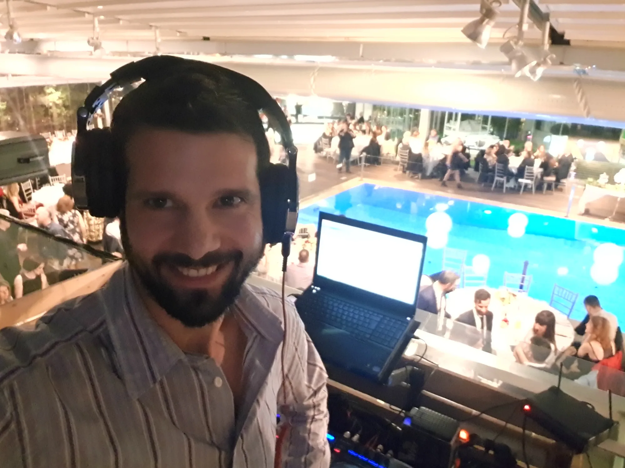DJ Kos Events DJ γάμου στην Αθήνα στα decks