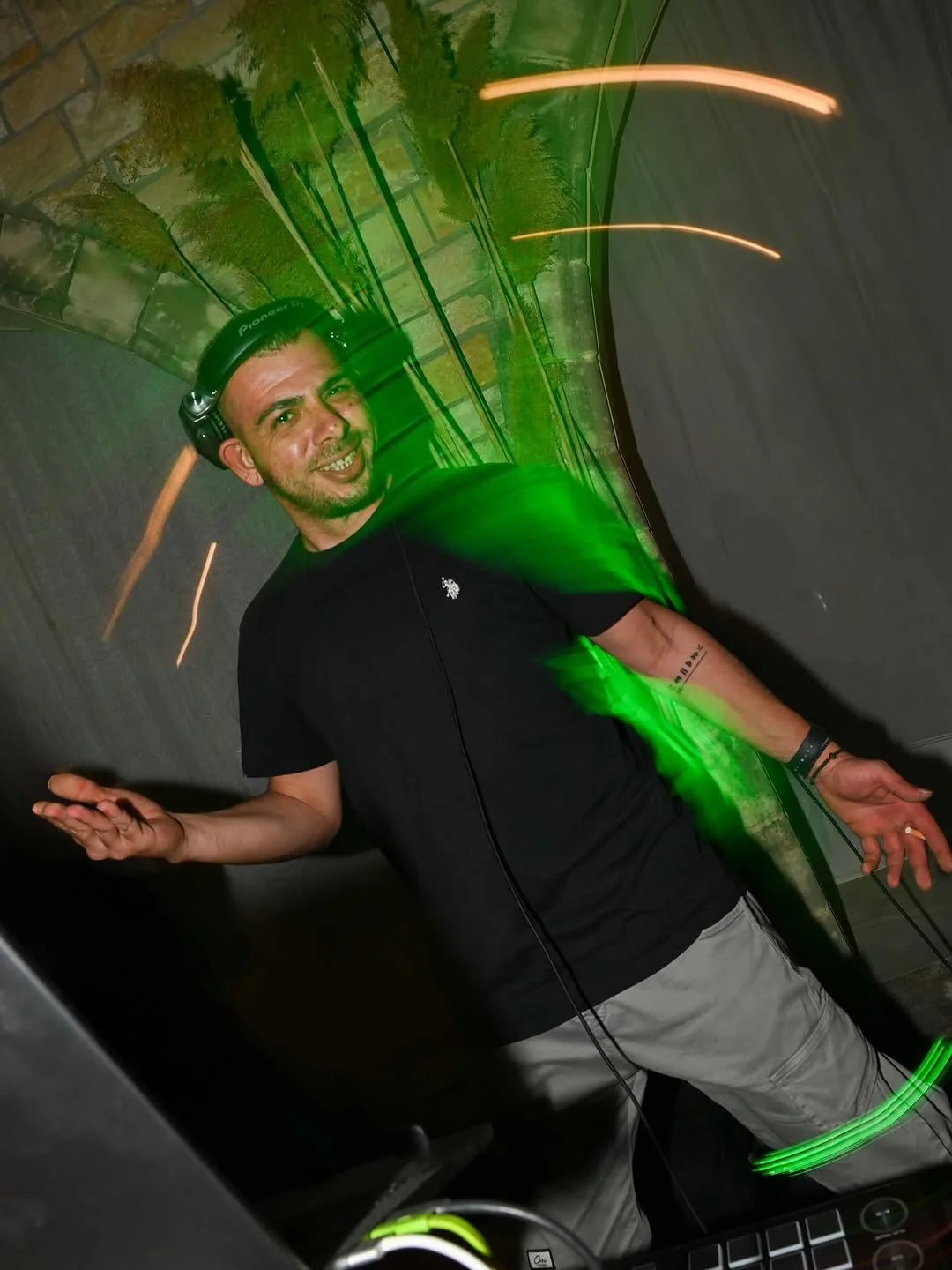 DJ Themis πίστα δεξίωσης γάμου Κύπρος