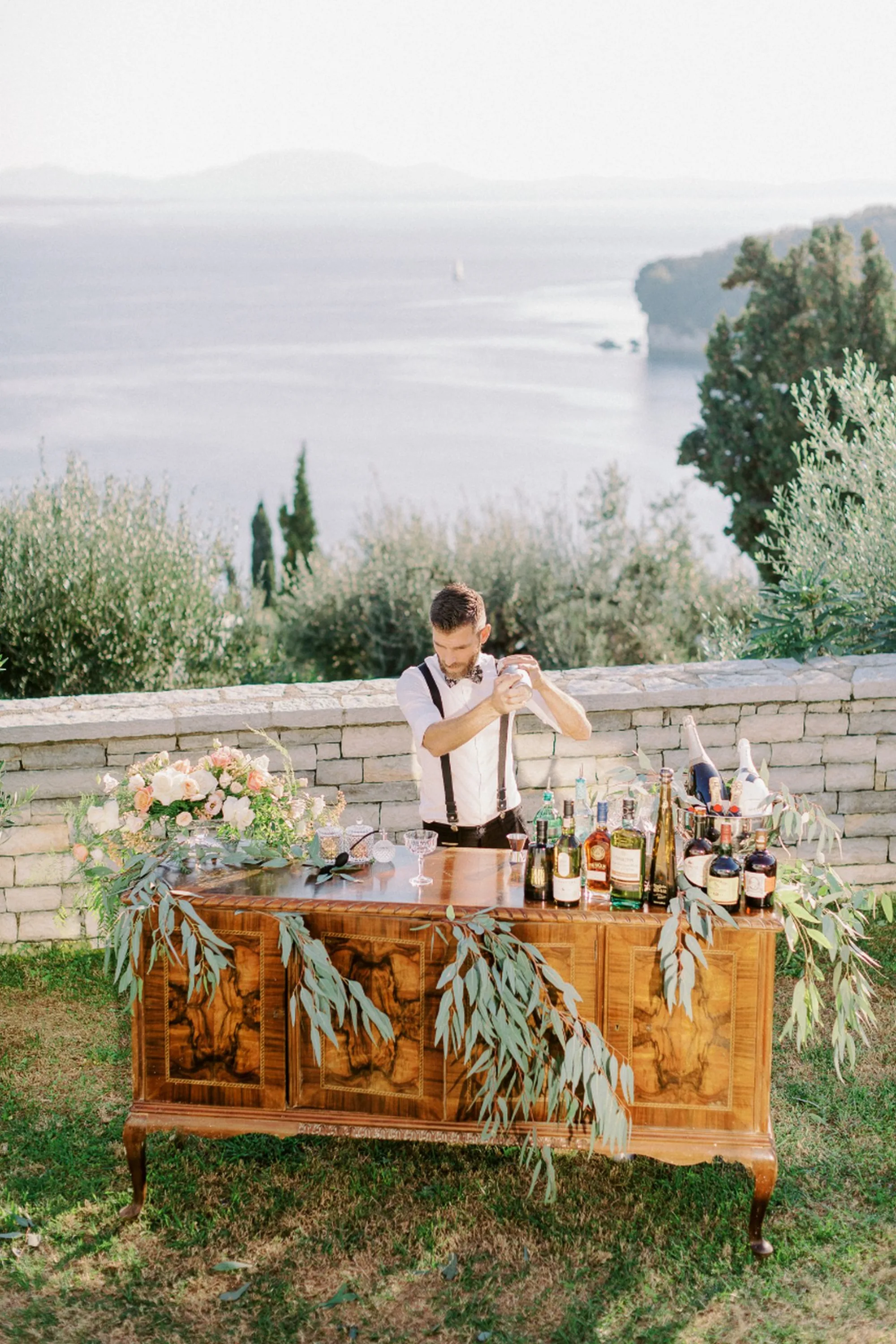 Ανθοσυνθέσεις και tablescape γάμου Κέρκυρα