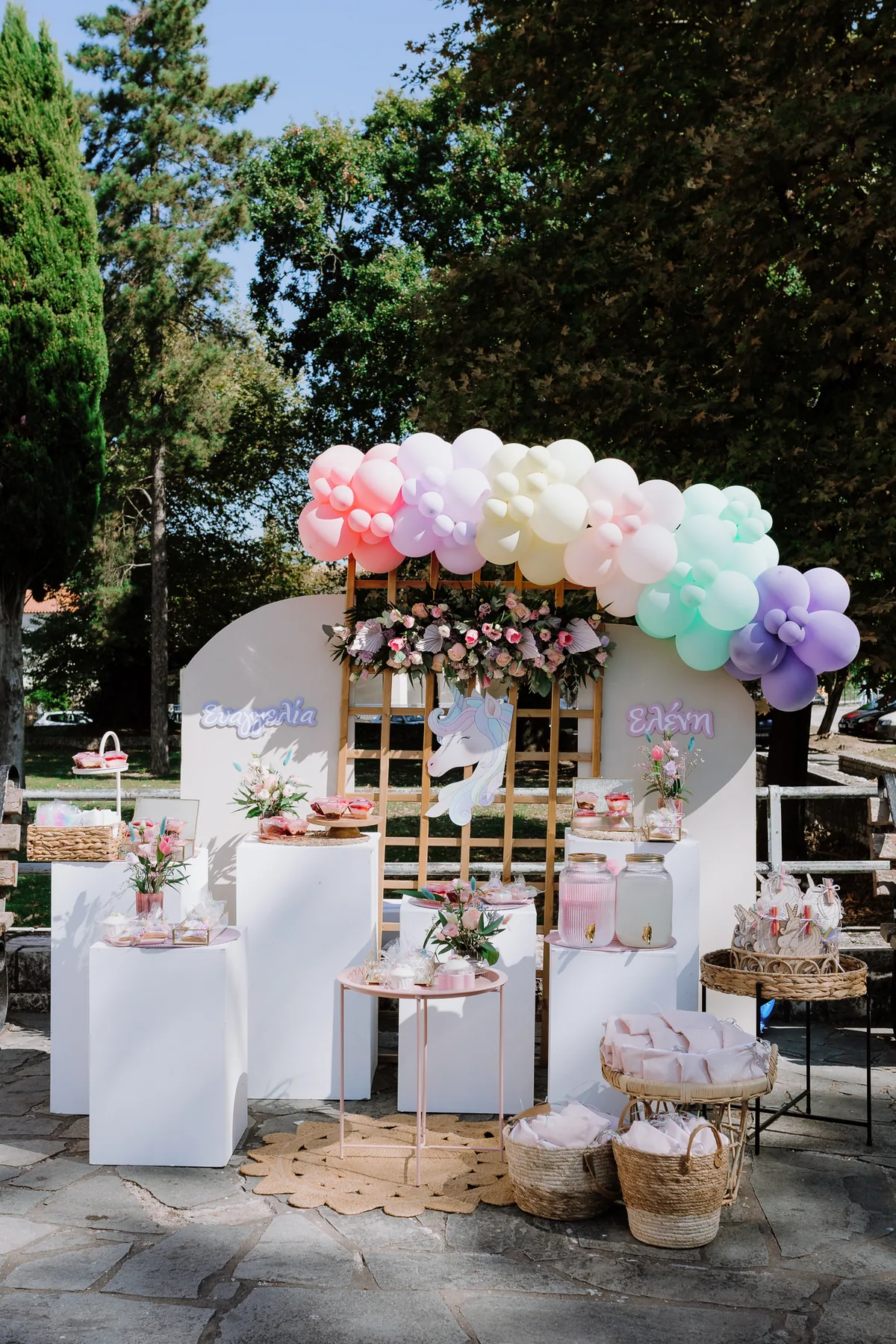 Αψίδα τελετής με άνθη KS Wedding Planner Ιωάννινα
