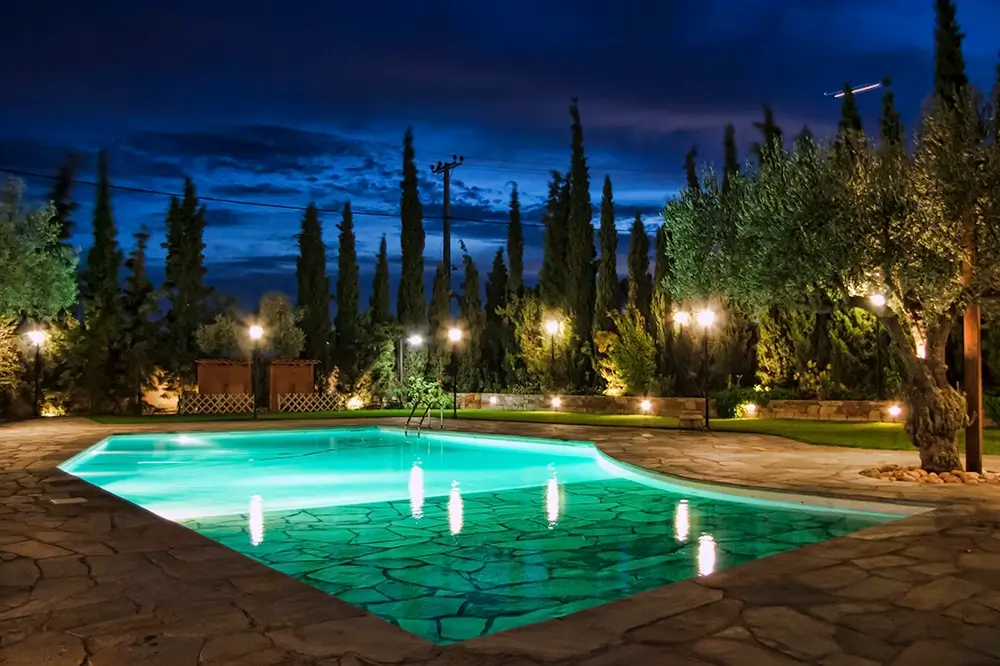 Poolside Velli, πισίνα και ελαιώνας στο Κτήμα Βέλλη