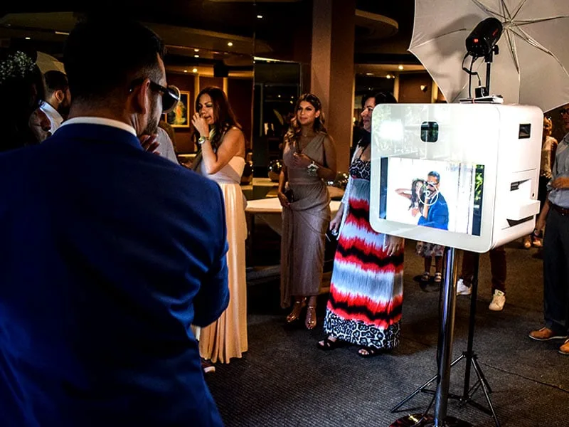 Μοντέρνο photobooth γάμου από τη Magic Weddings