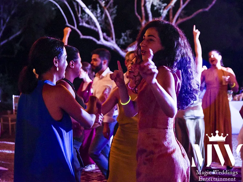 Πίστα χορού και DJ σε γάμο στην Αθήνα
