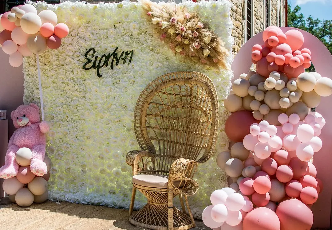 Backdrop και στολισμός βάπτισης Χαλκιδική Maria's Flowers Events