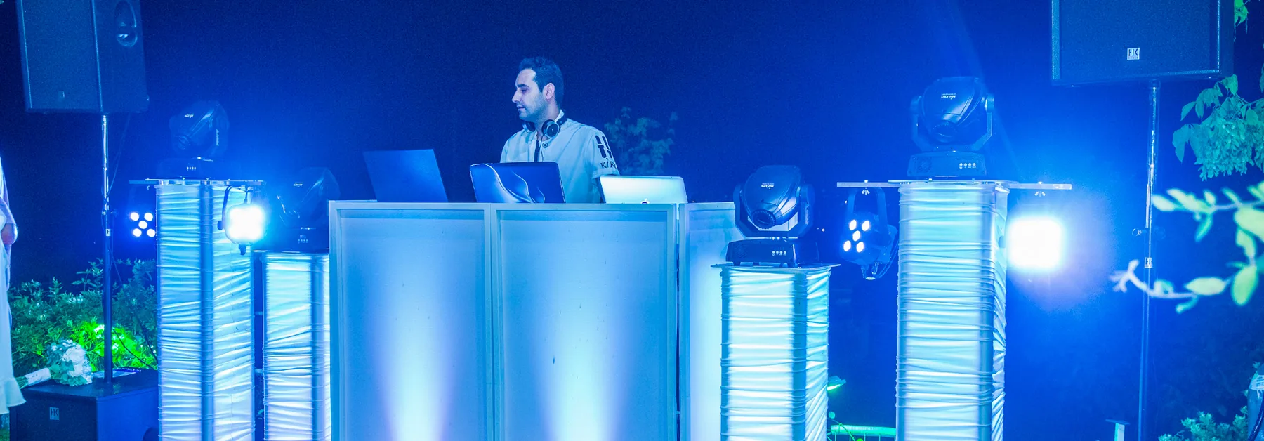 Στήσιμο DJ stage γάμου Θεσσαλονίκη MusicLights Entertainment