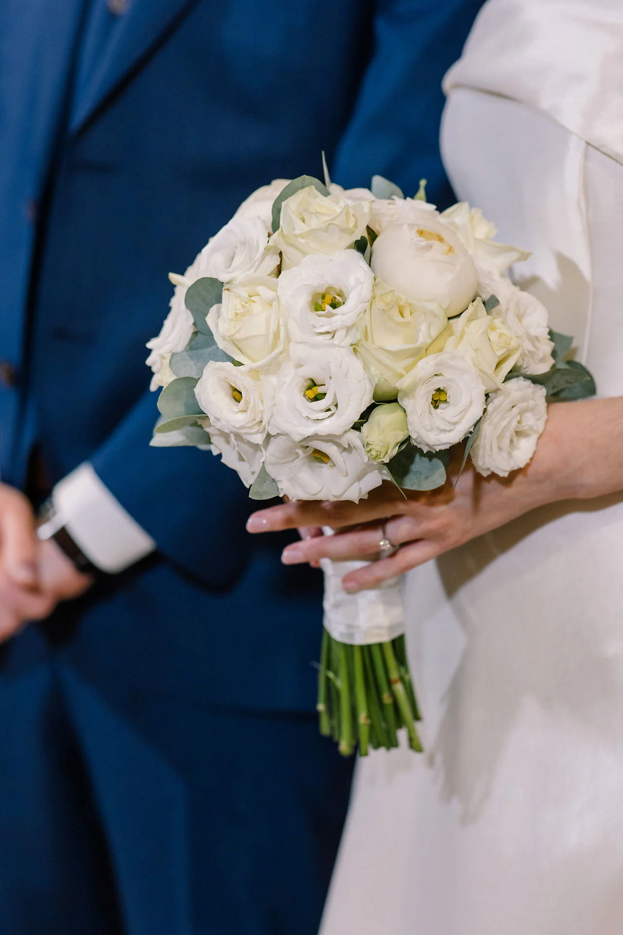 Διακόσμηση γάμου λευκά τριαντάφυλλα Nikol Wedding Moments