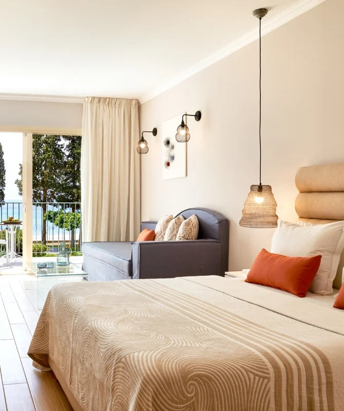 Φως πισίνας αργά το βράδυ για after party, γιορτή Parga Beach Resort