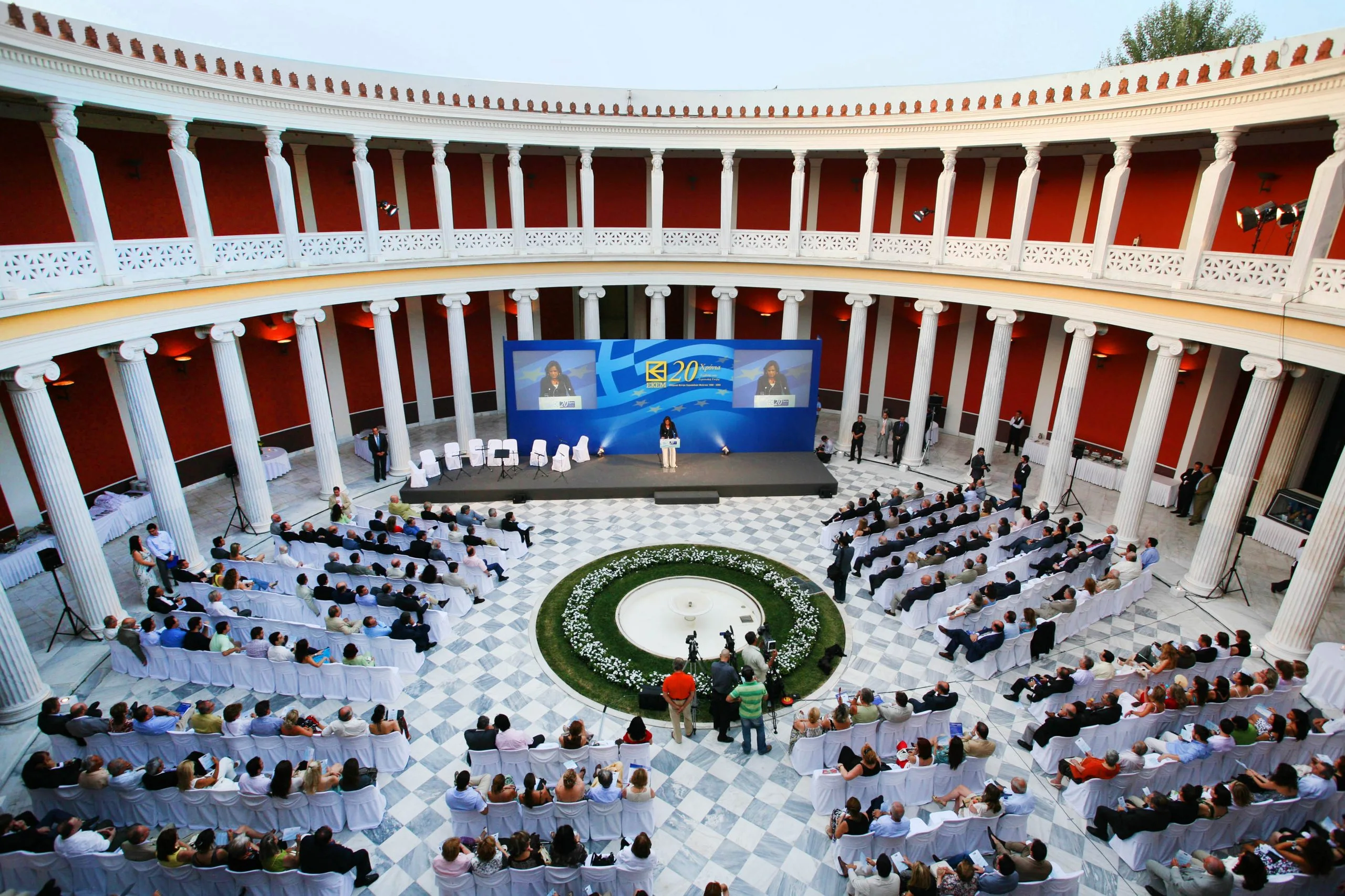 proAV μεγάλη διάταξη συνεδρίου και gala κλασικός χώρος Αθήνα ήχος φως σκηνή