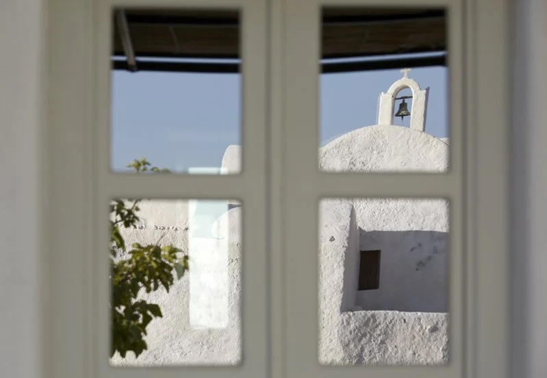 Περιορισμένα κρεβάτια εντός—σχέδιο διανυκτερεύσεων σε δύο νησιά, Santa Irini