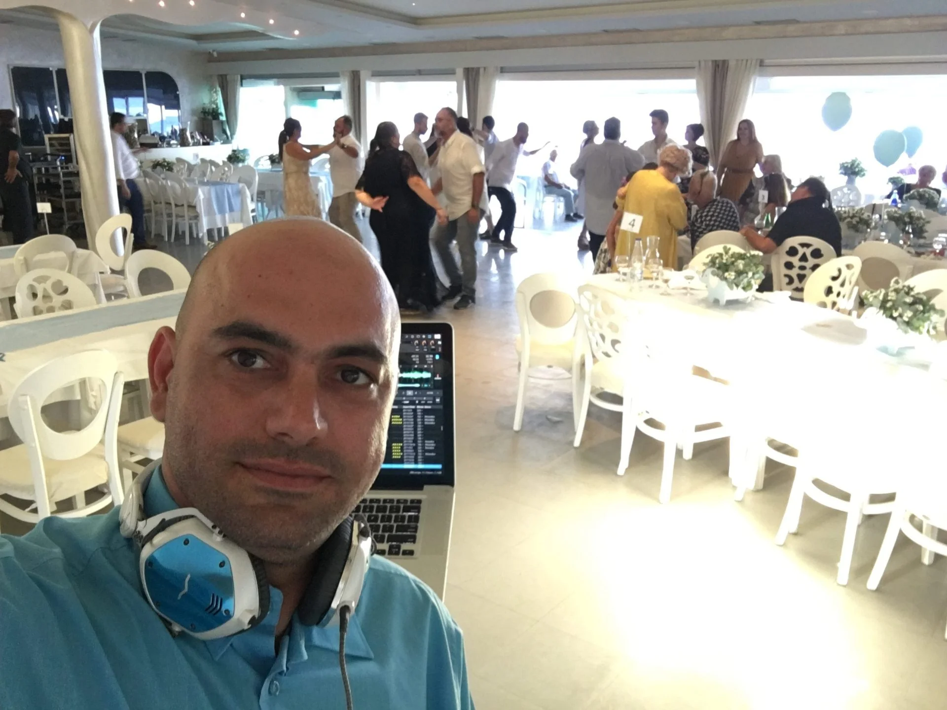 Destination wedding DJ party Σαντορίνη κάτω από τα αστέρια