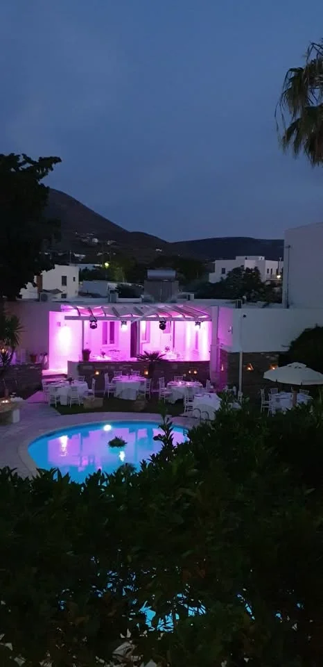 ShowOn πάρτι DJ και φωτισμός