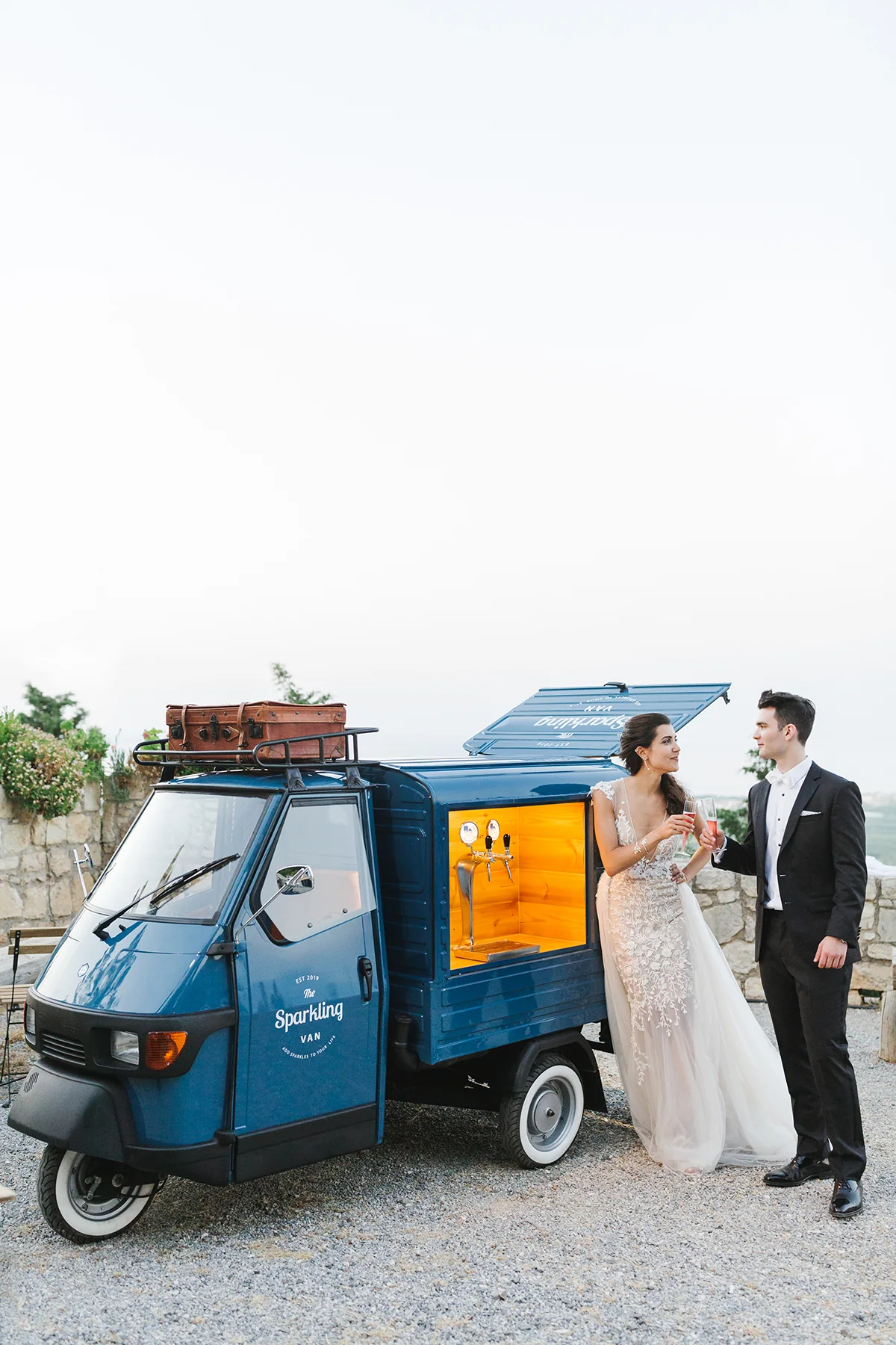 The Sparkling Van cocktail van bar για γάμους σε Κρήτη