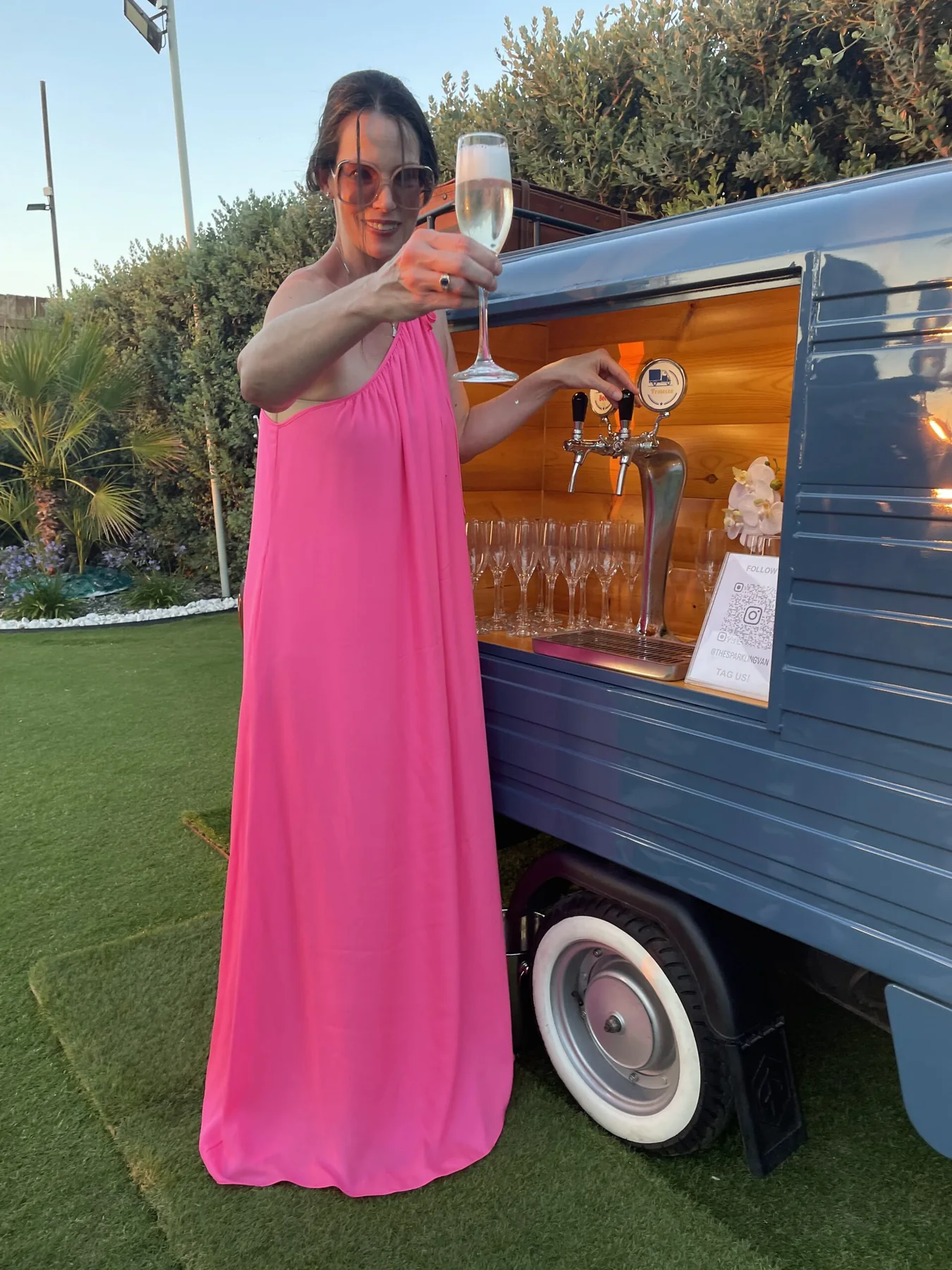 The Sparkling Van cocktail van bar εικόνα gallery 4