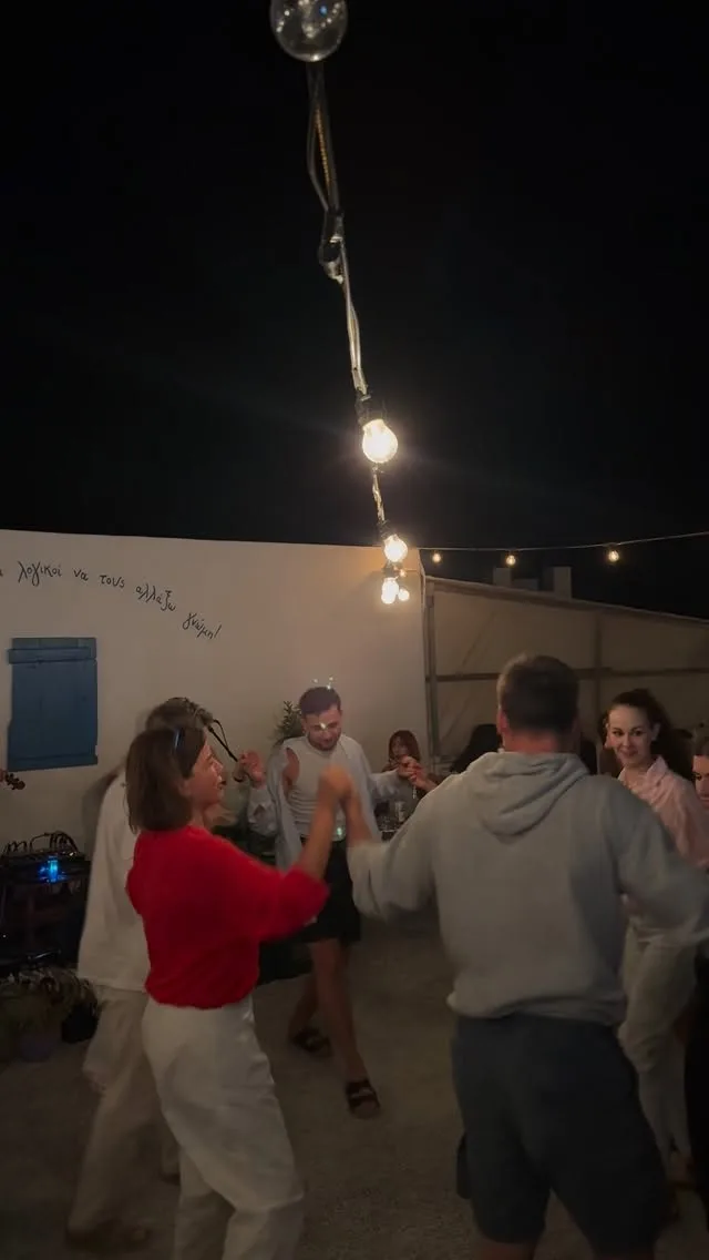 A lively dancing night at Stou Lolou, Koufonisia