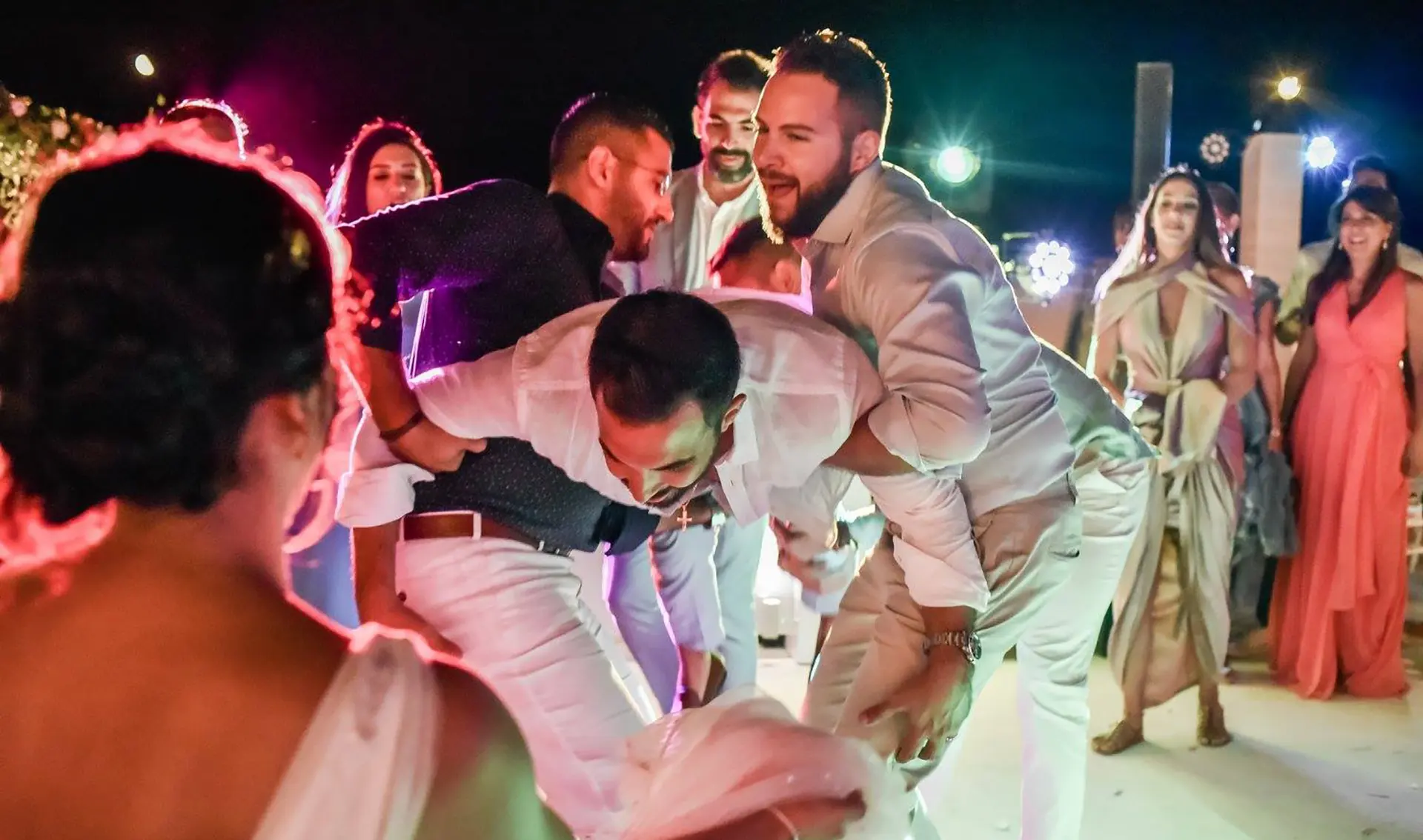 Wedding Republic υπηρεσία γαμήλιου DJ μουσική πίστα Ελλάδα