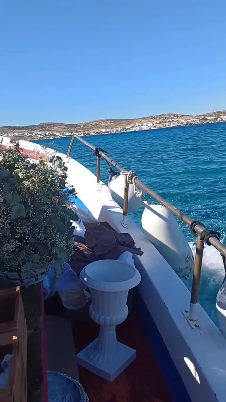 Xylobati sta Koufonisia yacht and boat floral styling Koufonisia