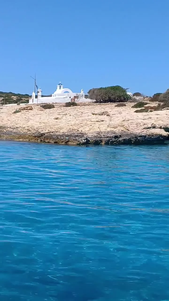 Xylobati sta Koufonisia Cycladic chapel across the sea Koufonisia