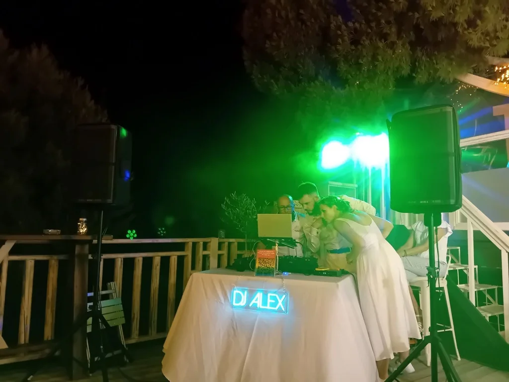 Πρώτος χορός νύφης και γαμπρού με wedding DJ Ζάκυνθος